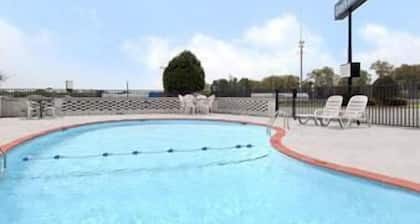 Days Inn by Wyndham Jacksonville