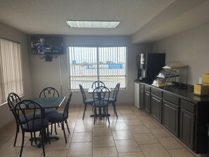 Déjeuner à emporter gratuit tous les jours