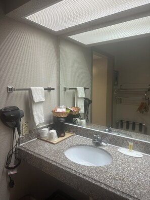 Double Room, 2 Double Beds | Desk, iron/ironing board, rollaway beds, free WiFi - Days Inn by Wyndham Jacksonville (Jacksonville)