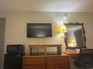 Double Room, 2 Double Beds | Desk, iron/ironing board, rollaway beds, free WiFi - Days Inn by Wyndham Jacksonville (Jacksonville)