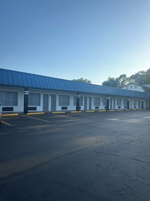 Exterior - Days Inn by Wyndham Jacksonville (Jacksonville)
