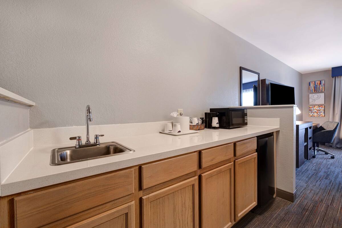 one king suite sofabed non smoking | 1 bedroom, in-room safe, iron/ironing board, free cots/infant beds