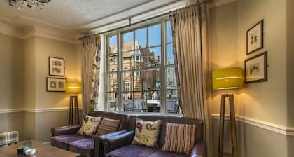 The Royal Oak Hotel, Welshpool, Mid Wales