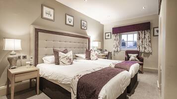 Superior Twin kamer | Individueel gedecoreerd, individueel gemeubileerd, een bureau