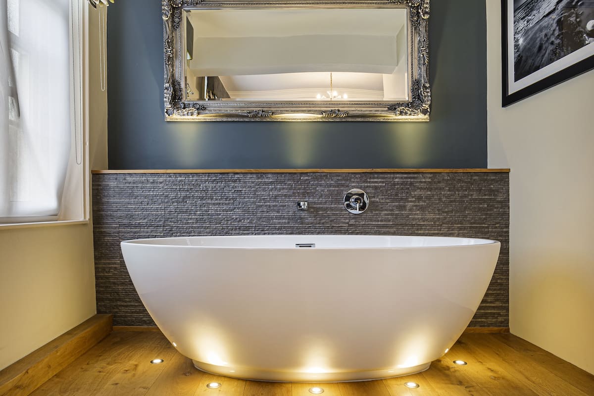 deluxe suite | bathroom | free toiletries, hair dryer, towels, soap