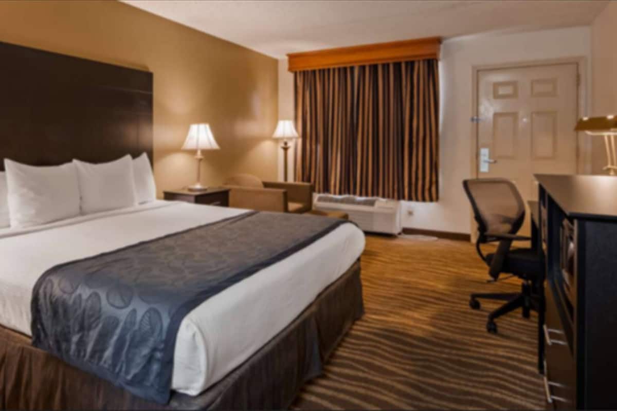 Bureau, espace de travail pour ordinateur portable