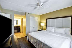 Down comforters, in-room safe, desk, iron/ironing board - Homewood Suites by Hilton Augusta (Augusta)
