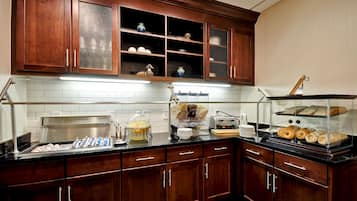 Free daily continental breakfast