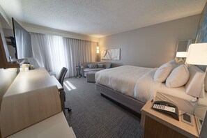 1 bedroom, premium bedding, desk, laptop workspace