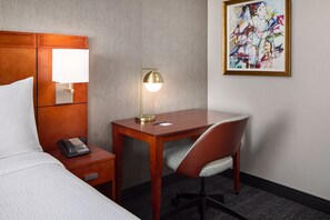 Suite, 1 Bedroom | Egyptian cotton sheets, premium bedding, desk, laptop workspace - Courtyard by Marriott Fort Collins (Fort Collins)