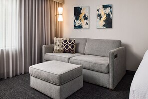 Egyptian cotton sheets, premium bedding, desk, laptop workspace - Courtyard by Marriott Fort Collins (Fort Collins)