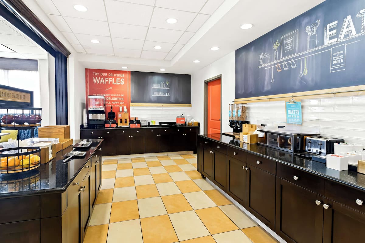 free daily breakfast