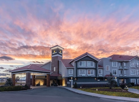 Exterior. La Quinta Inn & Suites by Wyndham Denver Tech Center