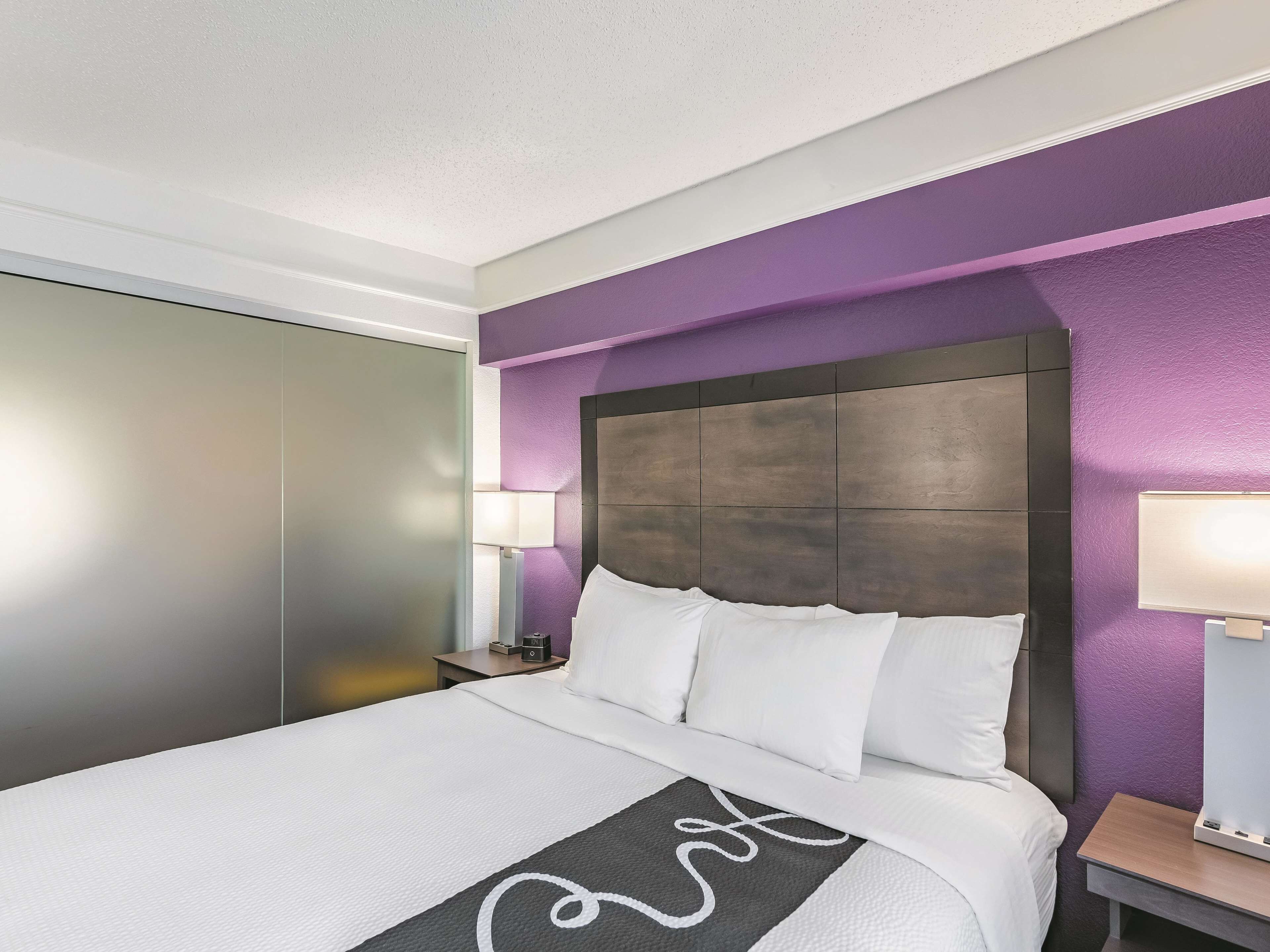 suite, 1 bedroom, non smoking | premium bedding, desk, blackout curtains, iron/ironing board