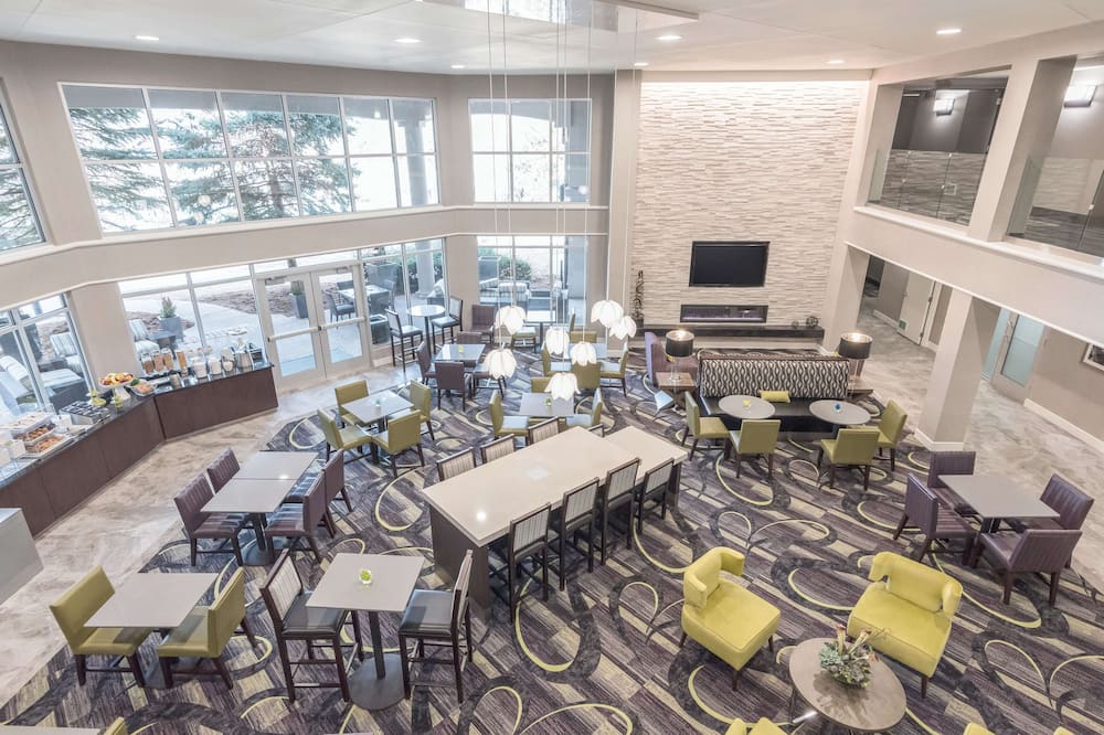 La Quinta Inn & Suites by Wyndham Denver Tech Center