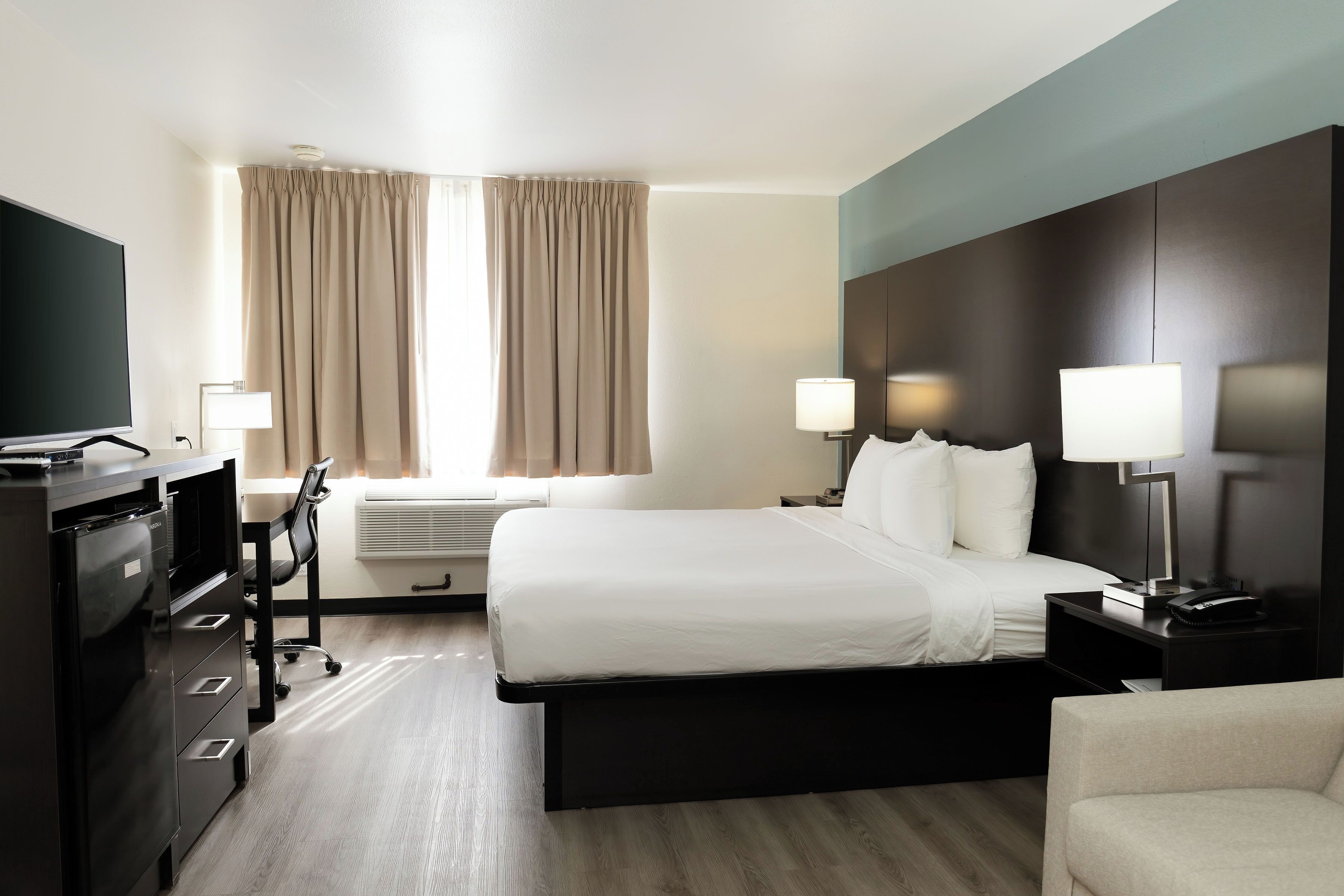 Cots/infant beds, free WiFi, bed sheets, alarm clocks