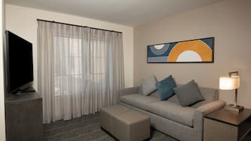 1 Schlafzimmer, hochwertige Bettwaren, Pillowtop-Betten, Schreibtisch