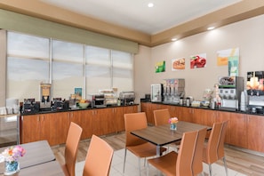 Café da manhã continental grátis todos os dias