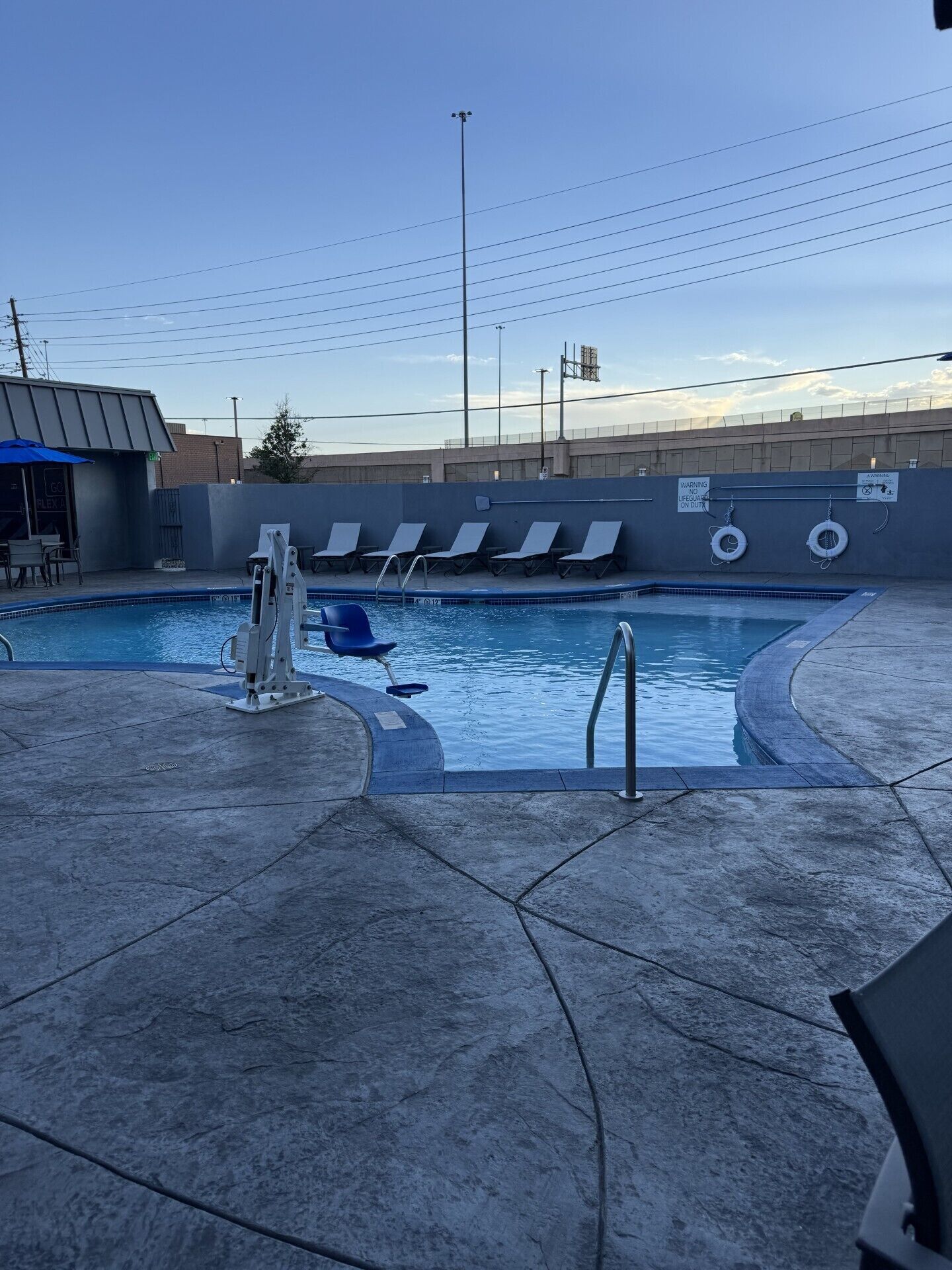 Sæsonbestemt udendørs pool