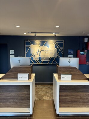 Reception - Holiday Inn Express Denver Central North by IHG (Denver)