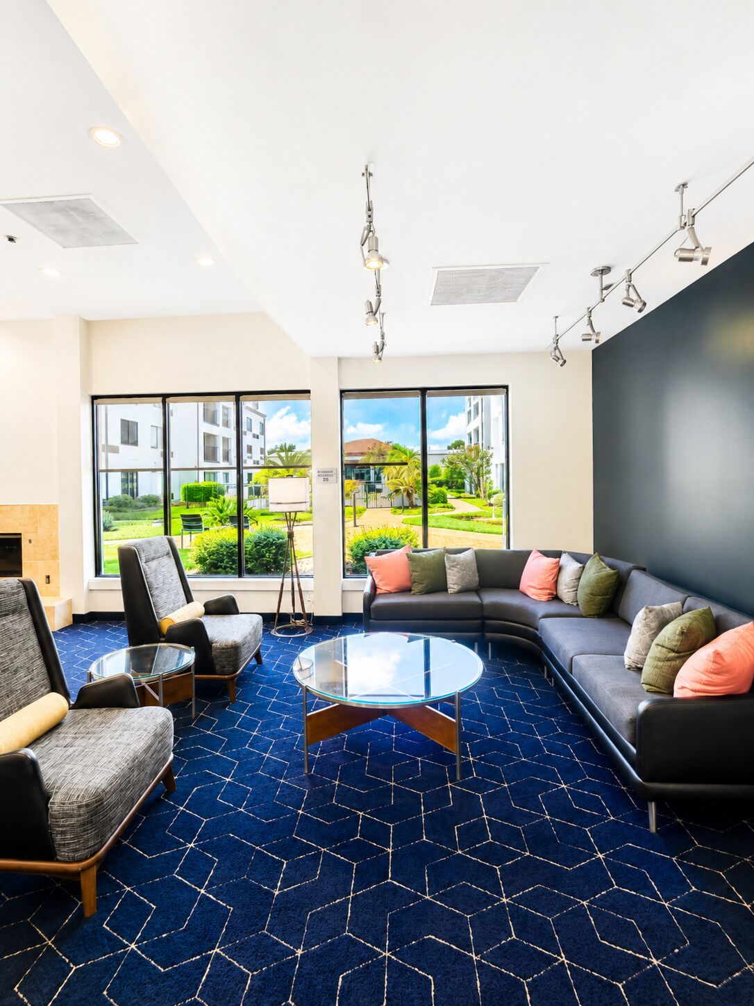 Photo - Courtyard by Marriott Houston Hobby Airport