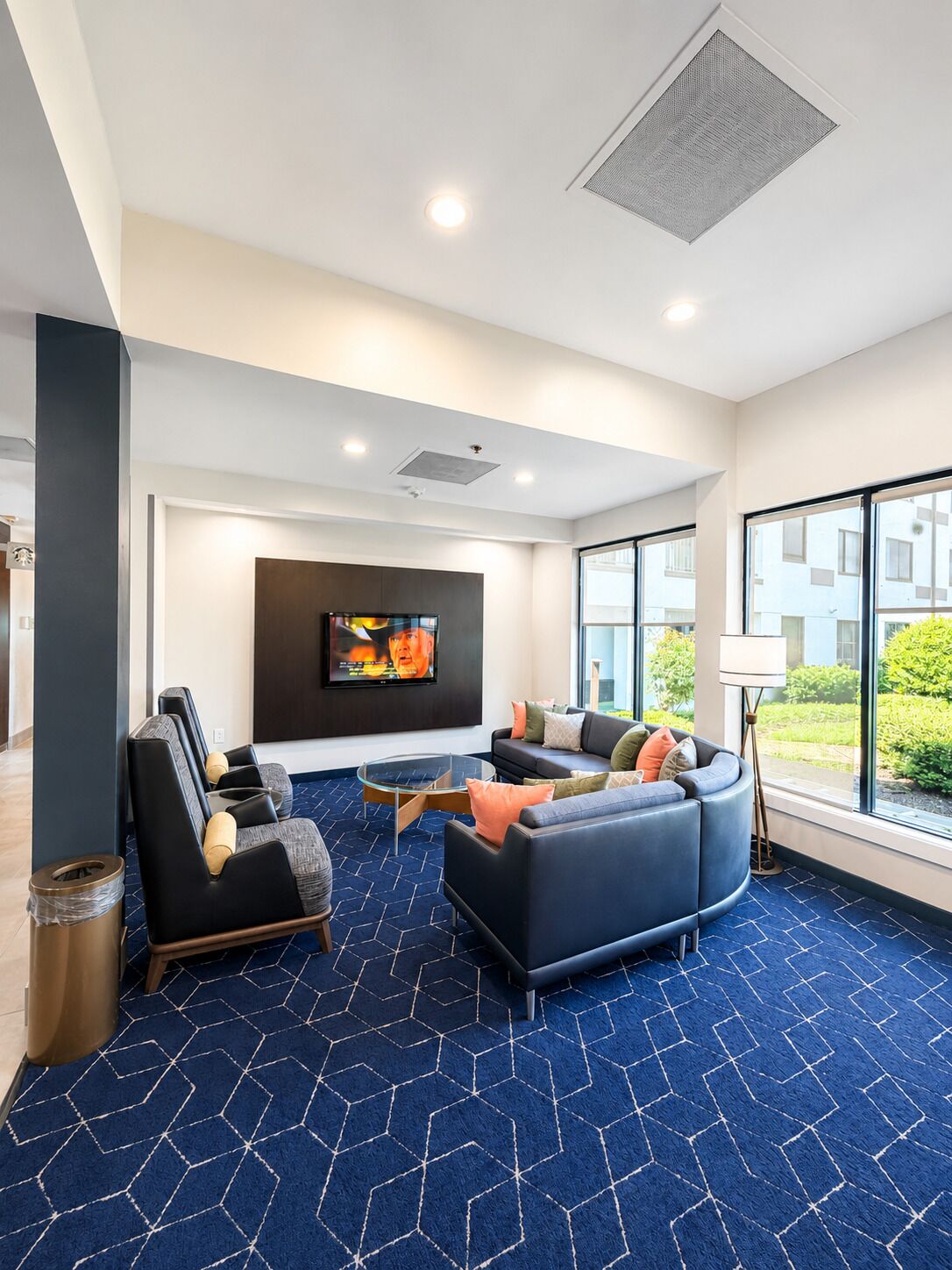 Photo - Courtyard by Marriott Houston Hobby Airport