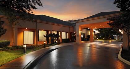 Courtyard by Marriott Houston Hobby Airport