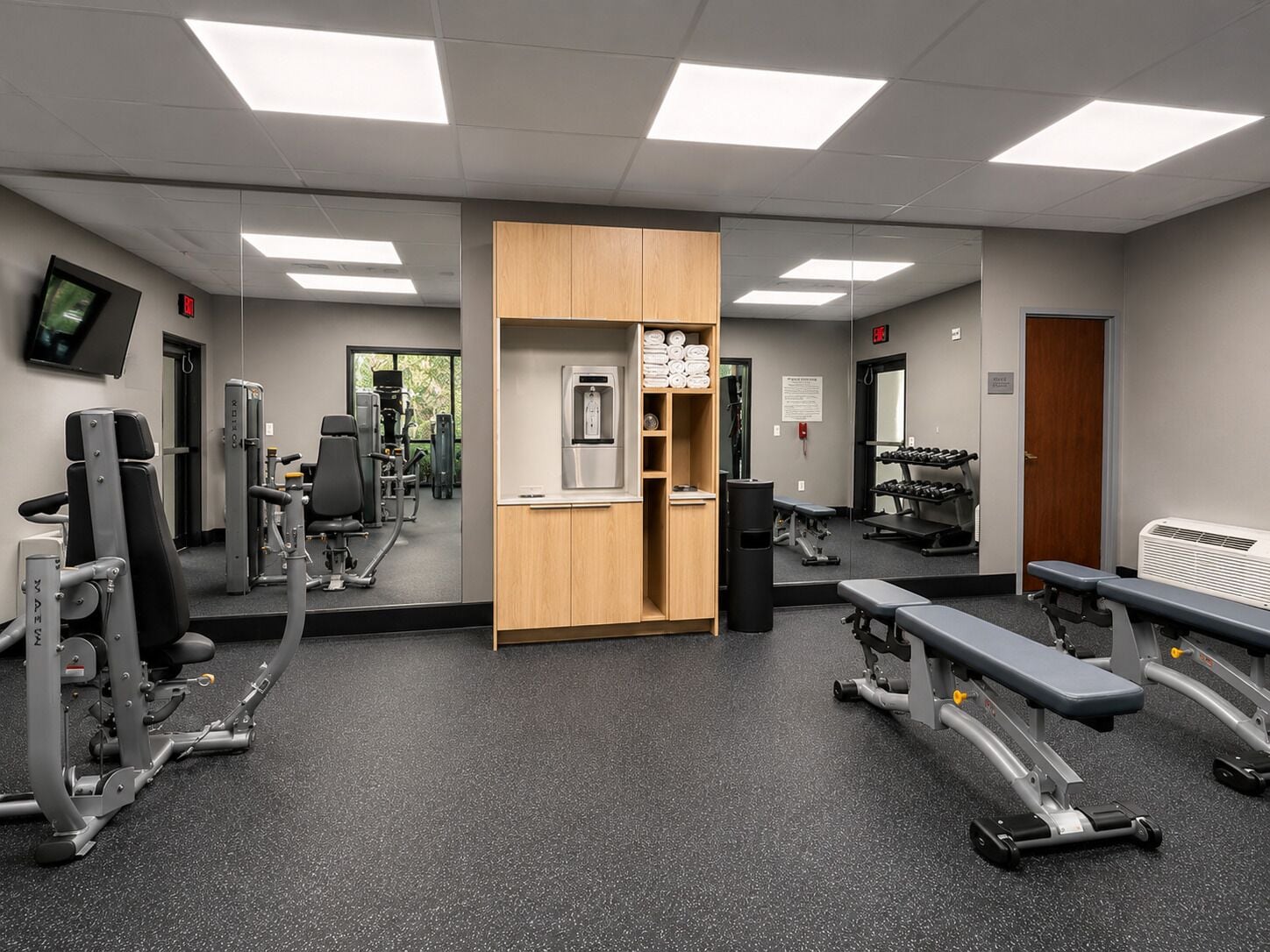 Photo - Courtyard by Marriott Houston Hobby Airport