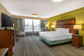 Standard Room, 1 King Bed with Sofa bed, Non Smoking, Refrigerator & Microwave (with Sofabed) | Desk, laptop workspace, soundproofing, iron/ironing board - Best Western Plus Houston Energy Corridor (Houston)