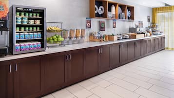 Free daily buffet breakfast