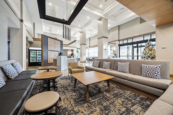 Coin salon dans le hall