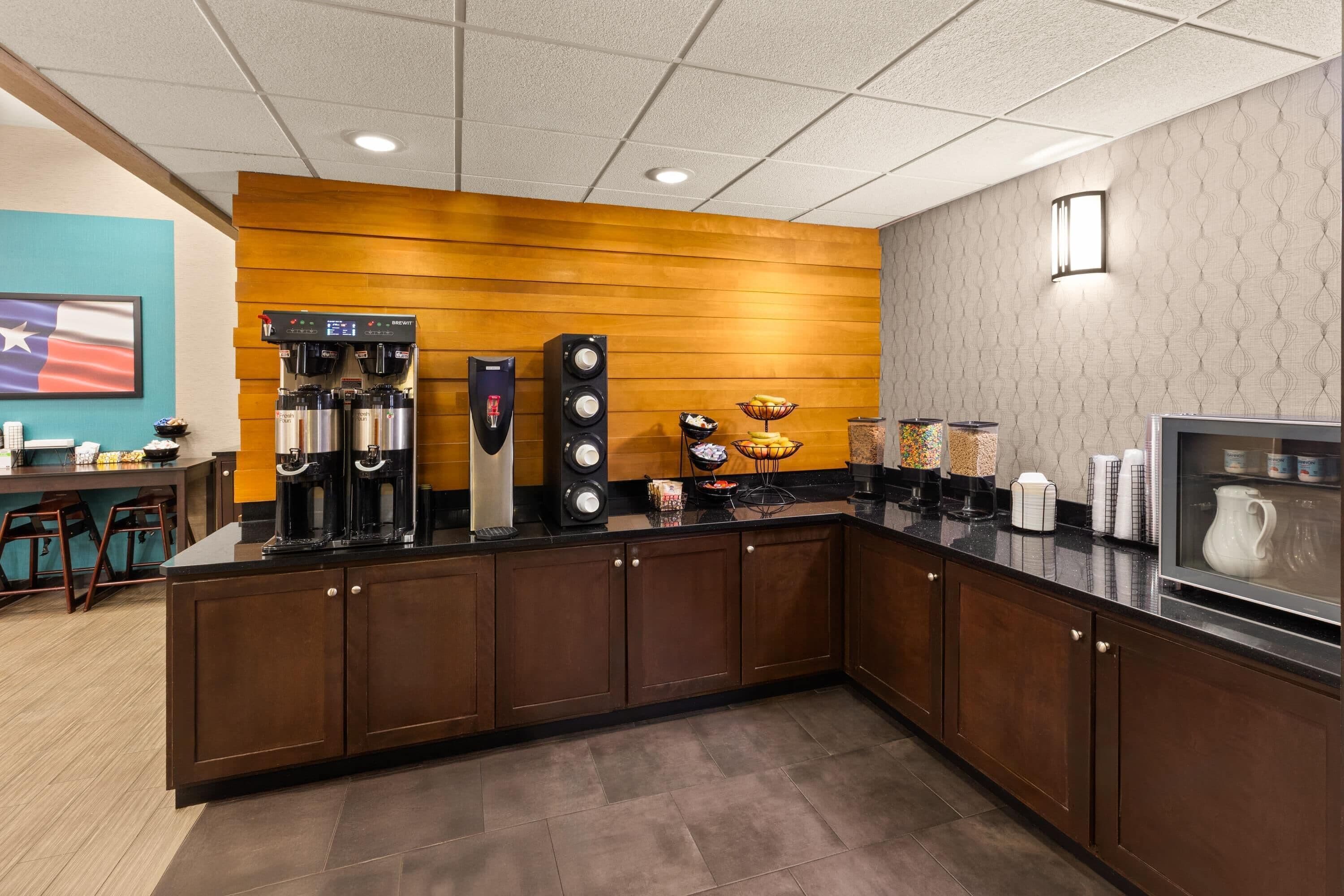 Photo - Heritage Inn & Suites San Antonio Airport, Trademark Wyndham