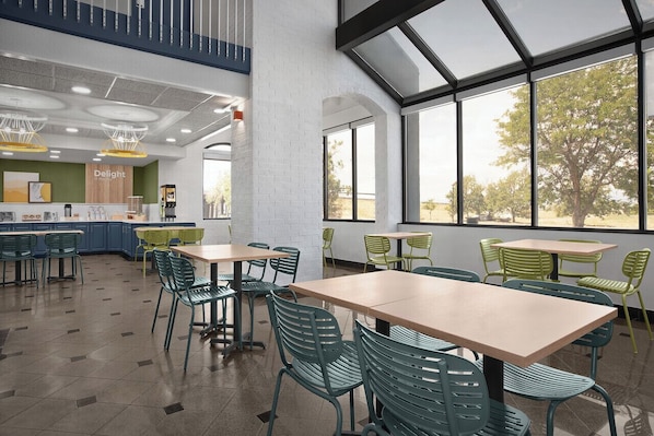 Free daily continental breakfast - Spark by Hilton Denver East I 70 (Denver)