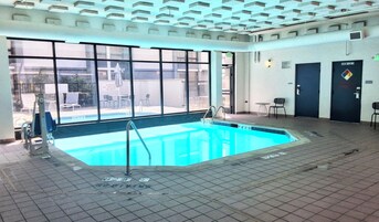 Piscina interna, piscina externa sazonal