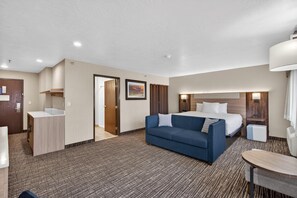 行政客房, 1 張特大雙人床, 非吸煙房, 雪櫃 | 特厚豪華床墊、房內夾萬、書桌、熨斗/熨衫板