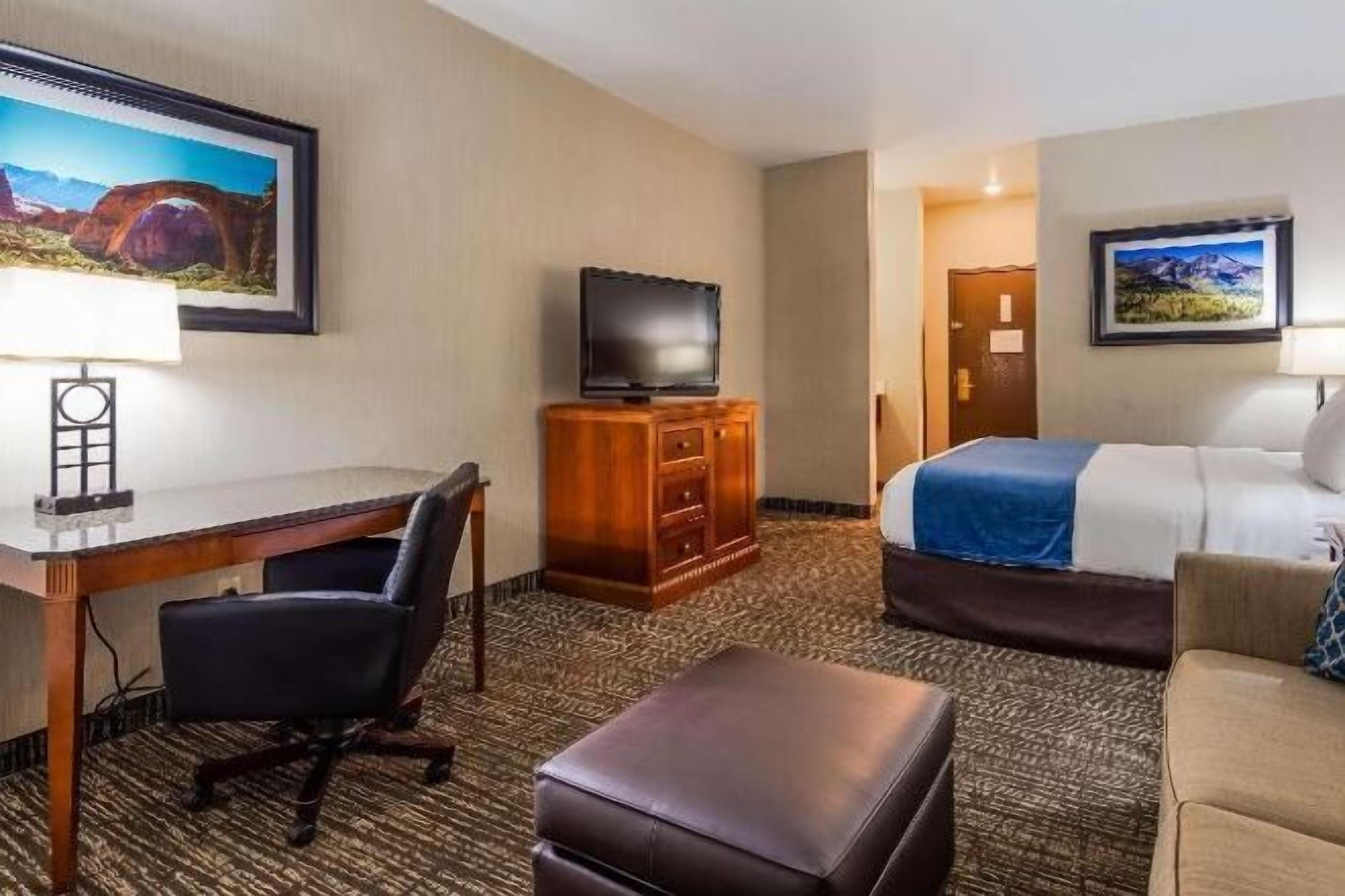 Pillowtop beds, in-room safe, desk, iron/ironing board