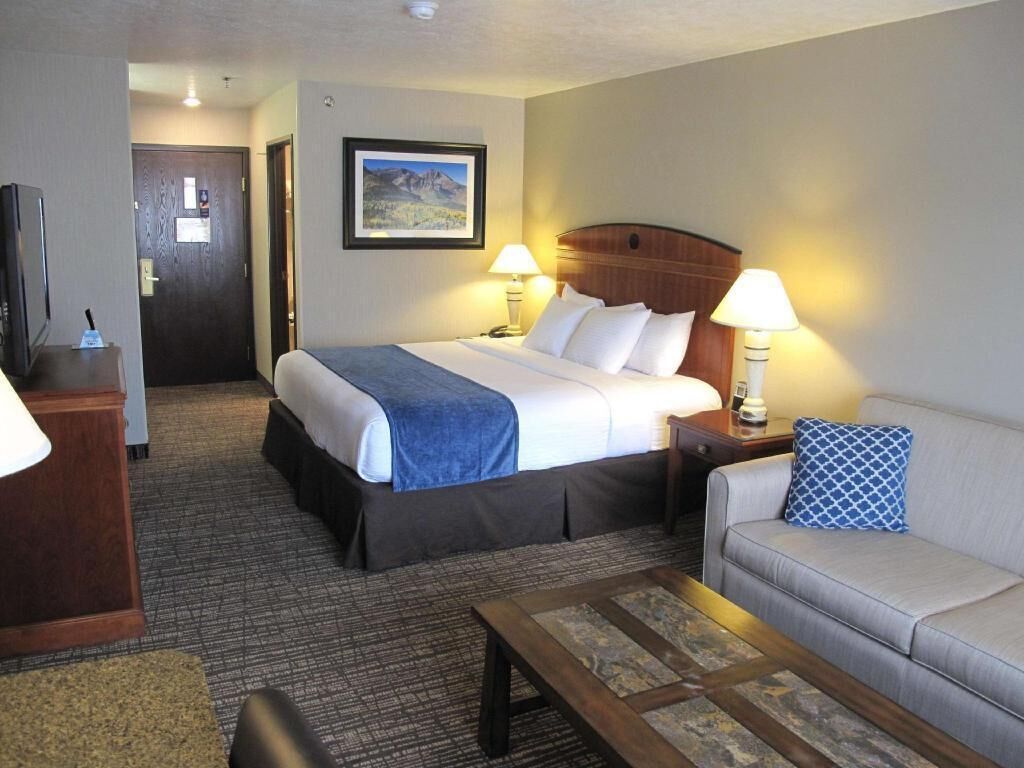 Pillow-top beds, in-room safe, desk, iron/ironing board
