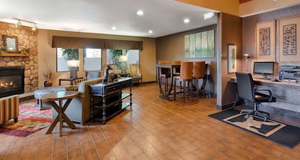 Best Western Plus Deer Park Hotel & Suites