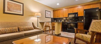 Best Western Plus Deer Park Hotel & Suites