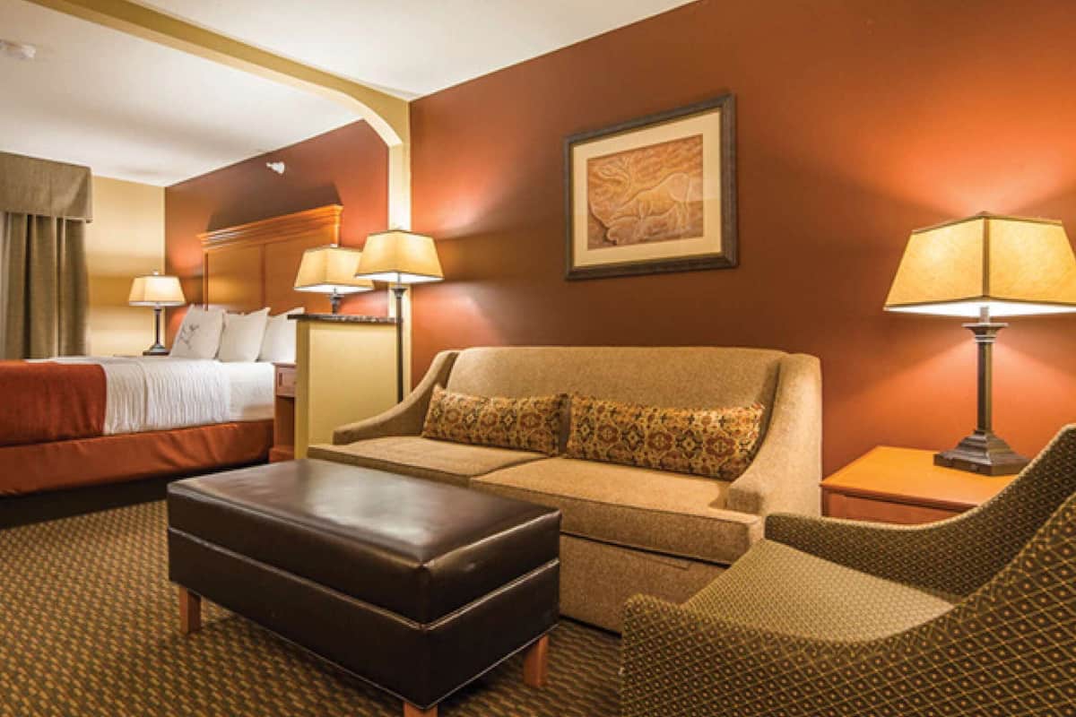 Suite, 1 King Bed, Accessible, Bathtub (with Sofabed) | Desk, iron/ironing board, free cots/infant beds, free WiFi