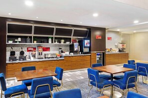 Petit déjeuner complet compris tous les jours