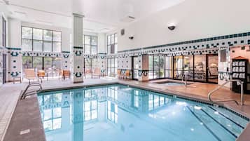 Indoor pool, sun loungers