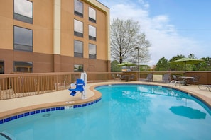 Outdoor pool, open 7:00 AM to 10:00 PM, sun loungers