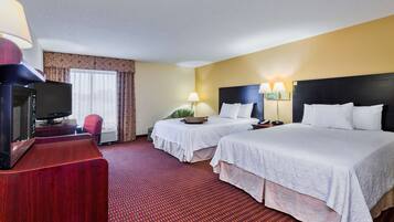 Zimmersafe, Bügeleisen/Bügelbrett, kostenlose Babybetten