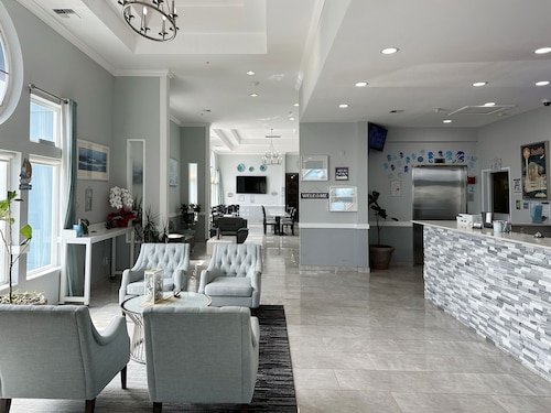 BayVue Hotel, Resort and Suites