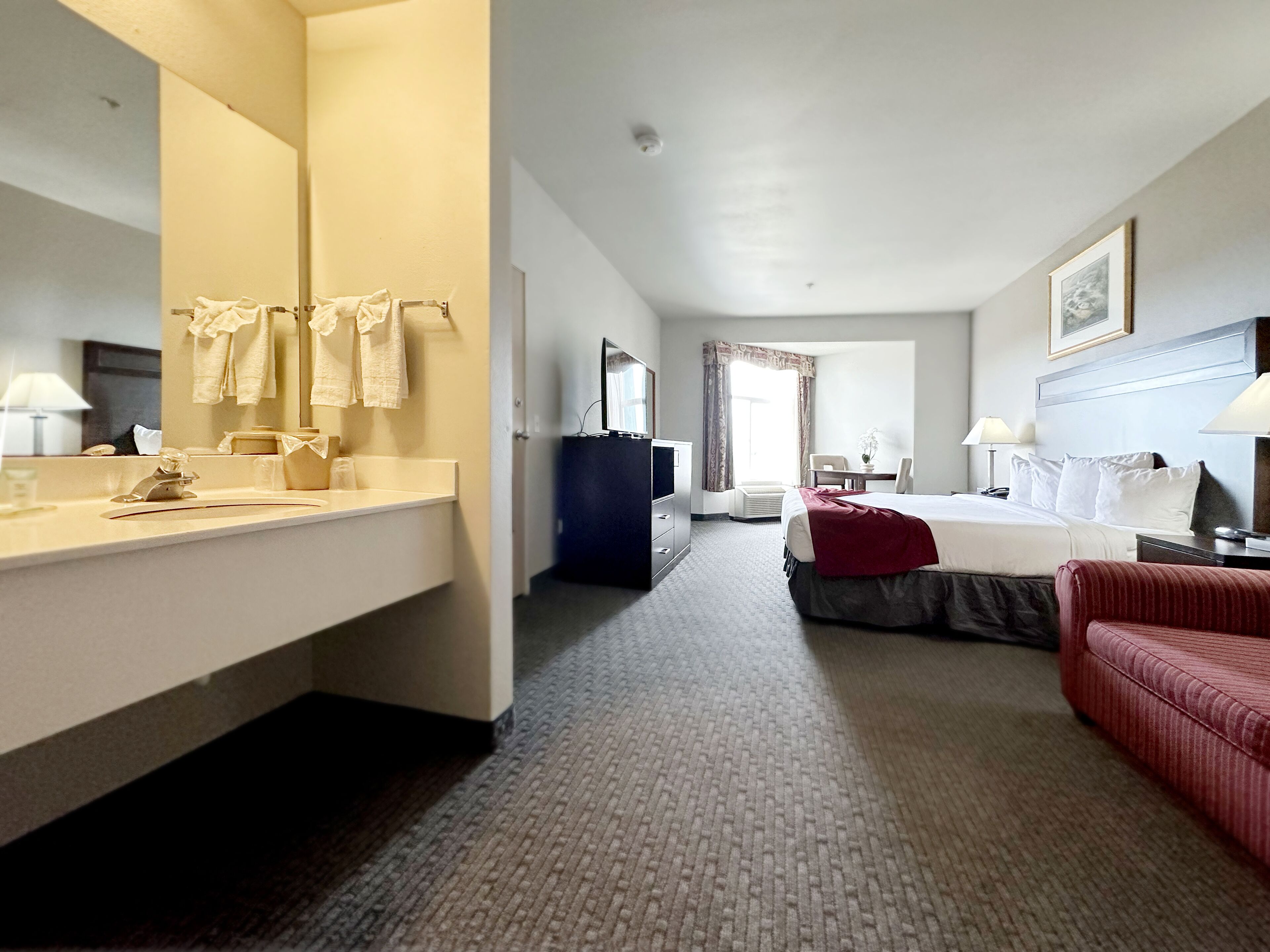 1 bedroom, desk, iron/ironing board, free wifi