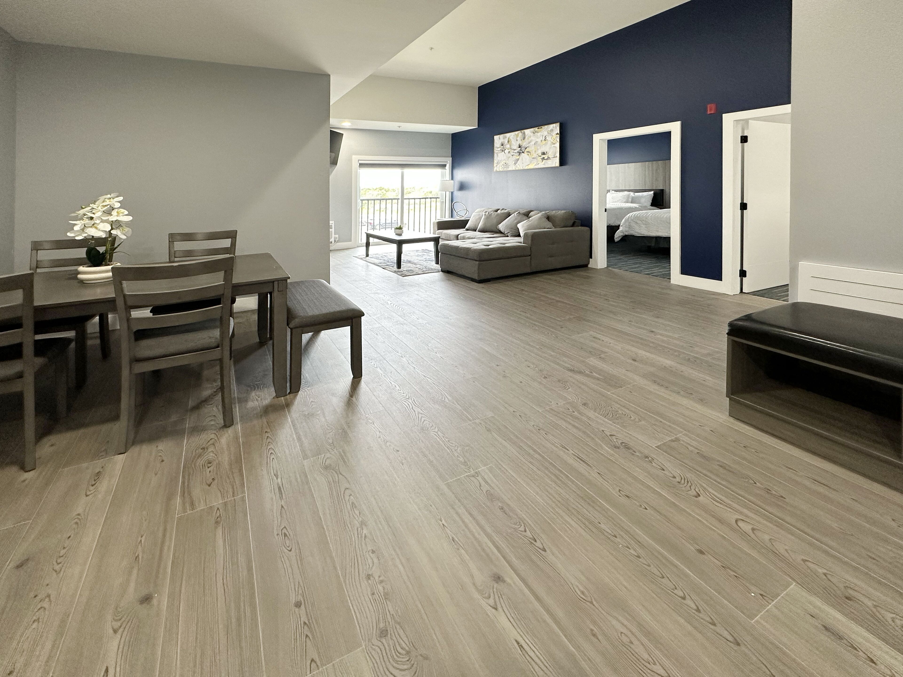 family suite with jacuzzi | living area | led tv