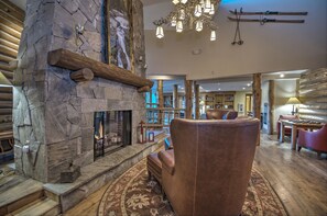 Lobby - The Lodge at Breckenridge (Breckenridge)