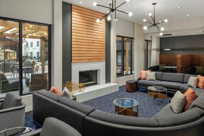 Lobby - Courtyard by Marriott Downtown Boise (Boise)