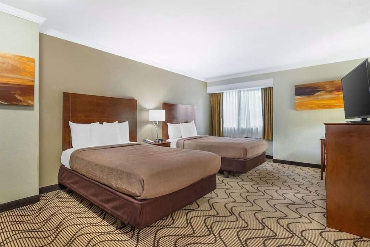 In-room safe, desk, laptop workspace, iron/ironing board